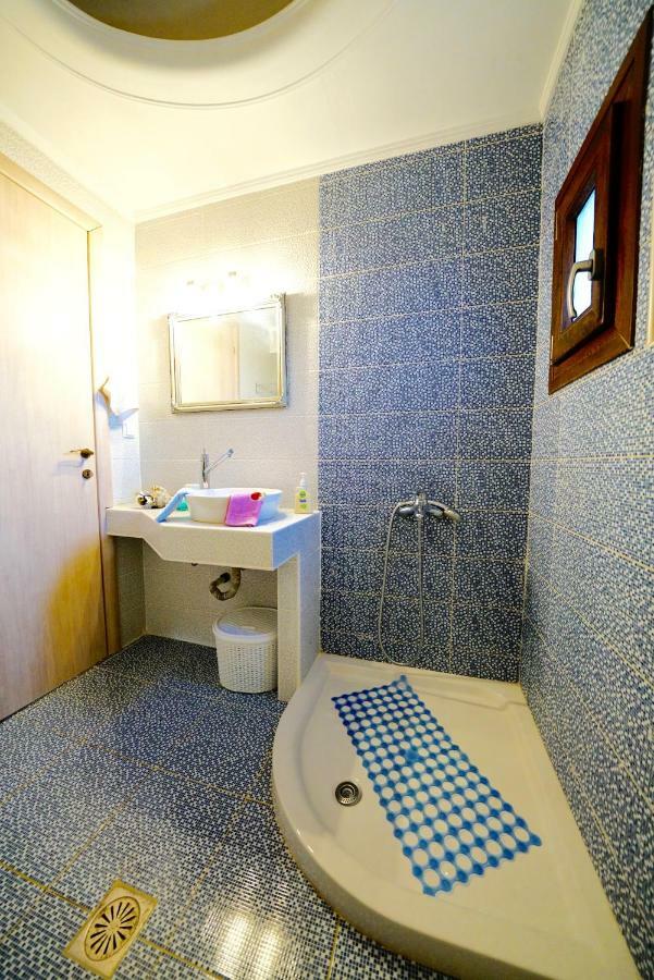 Vana Apartment *