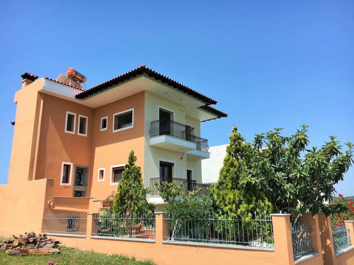 Vana Apartment *